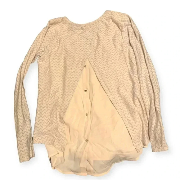 Three pink hearts glitter Chevron button back blouse - Picture 4 of 4